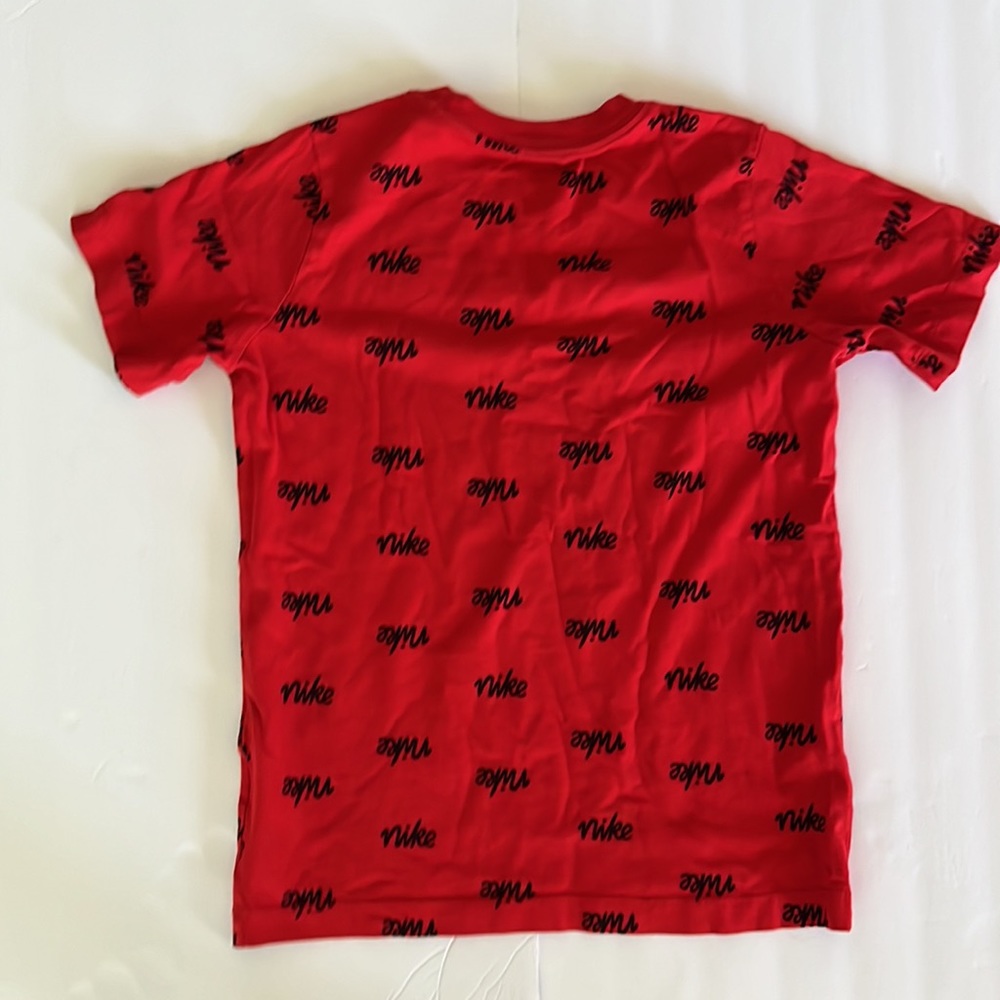 Nike Red Signature T-shirt size medium.(Boys) - Picture 2 of 5